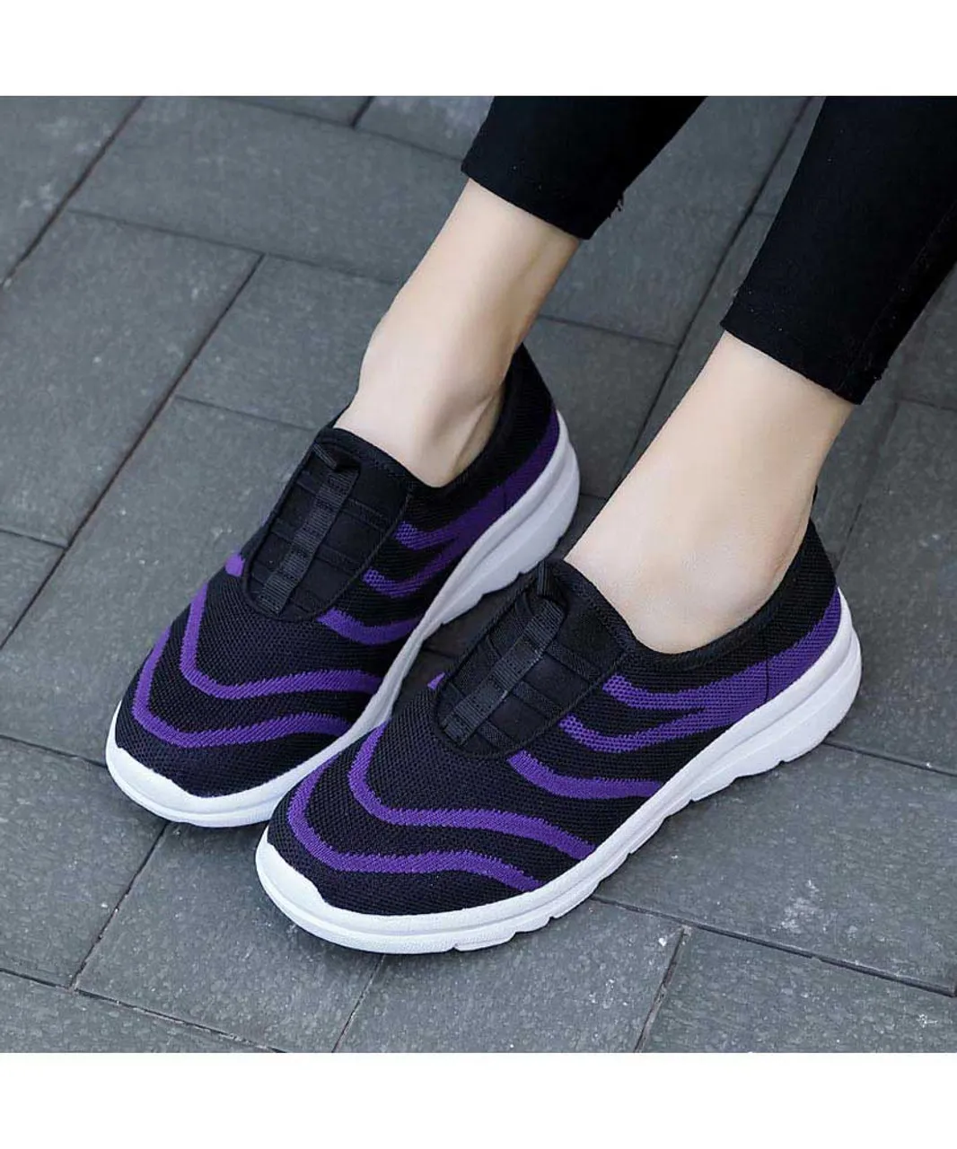 Black stripe pattern casual slip on shoe sneaker