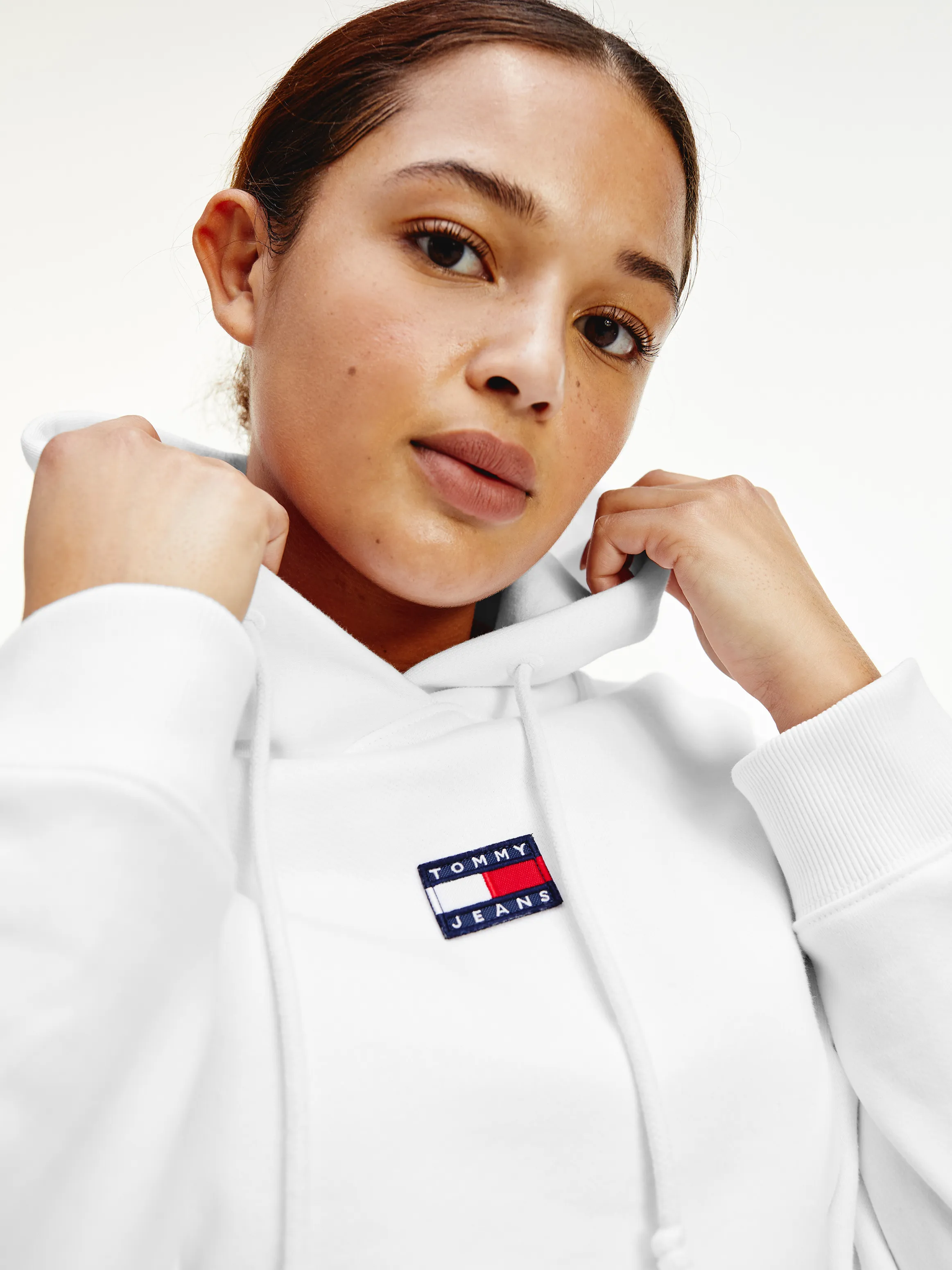 Curve Tommy Badge Hoodie | Hoodies | Tommy Hilfiger