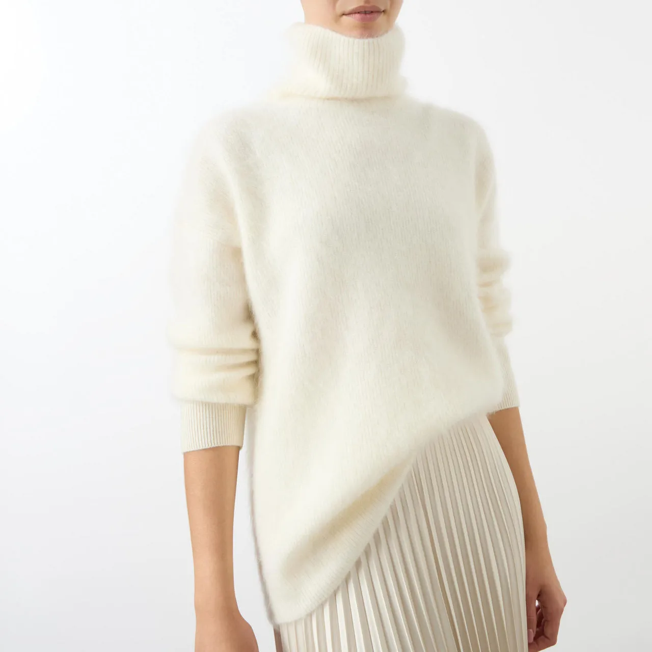 LISA YANG Teresa Turtleneck Cashmere Sweater - Cream