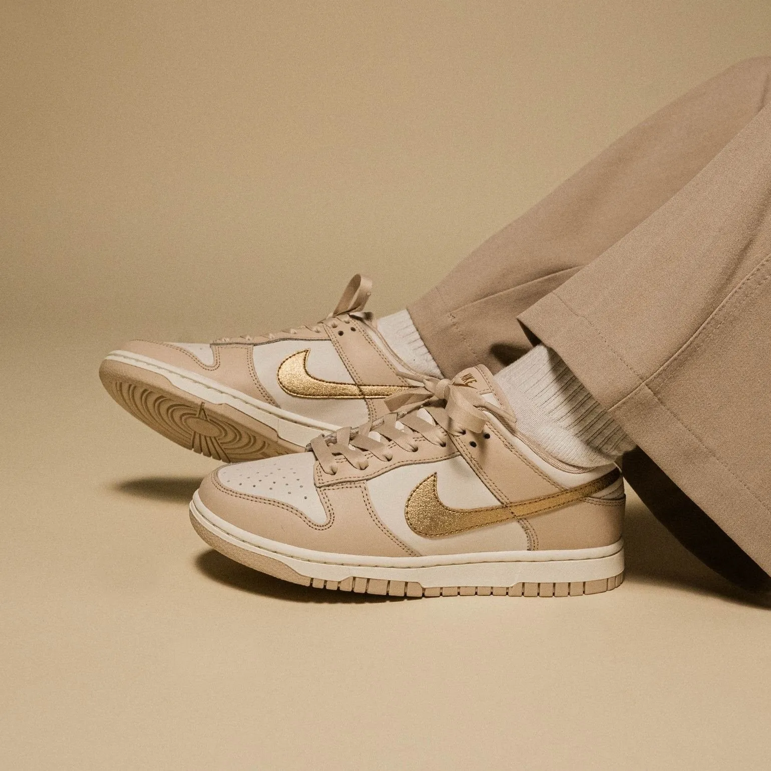 Nike Dunk Low 'Phantom Metallic Gold' (W)