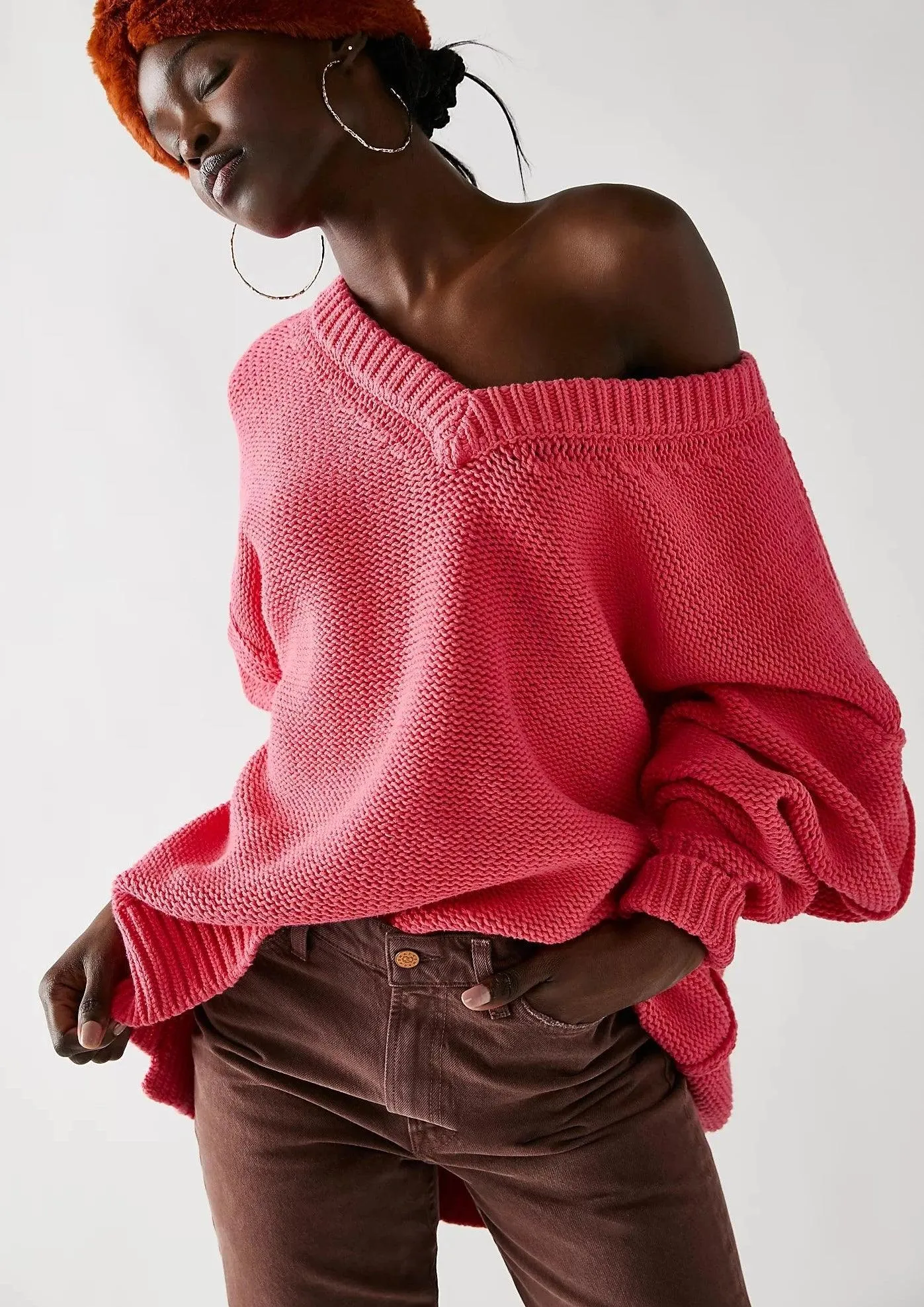 V-Neck Jumper in Strawberry Spitz